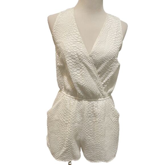 BAR III "Manila" Pearl Sleeveless, Elastic Romper, Size Medium, $69.50 NWT - Picture 1 of 3